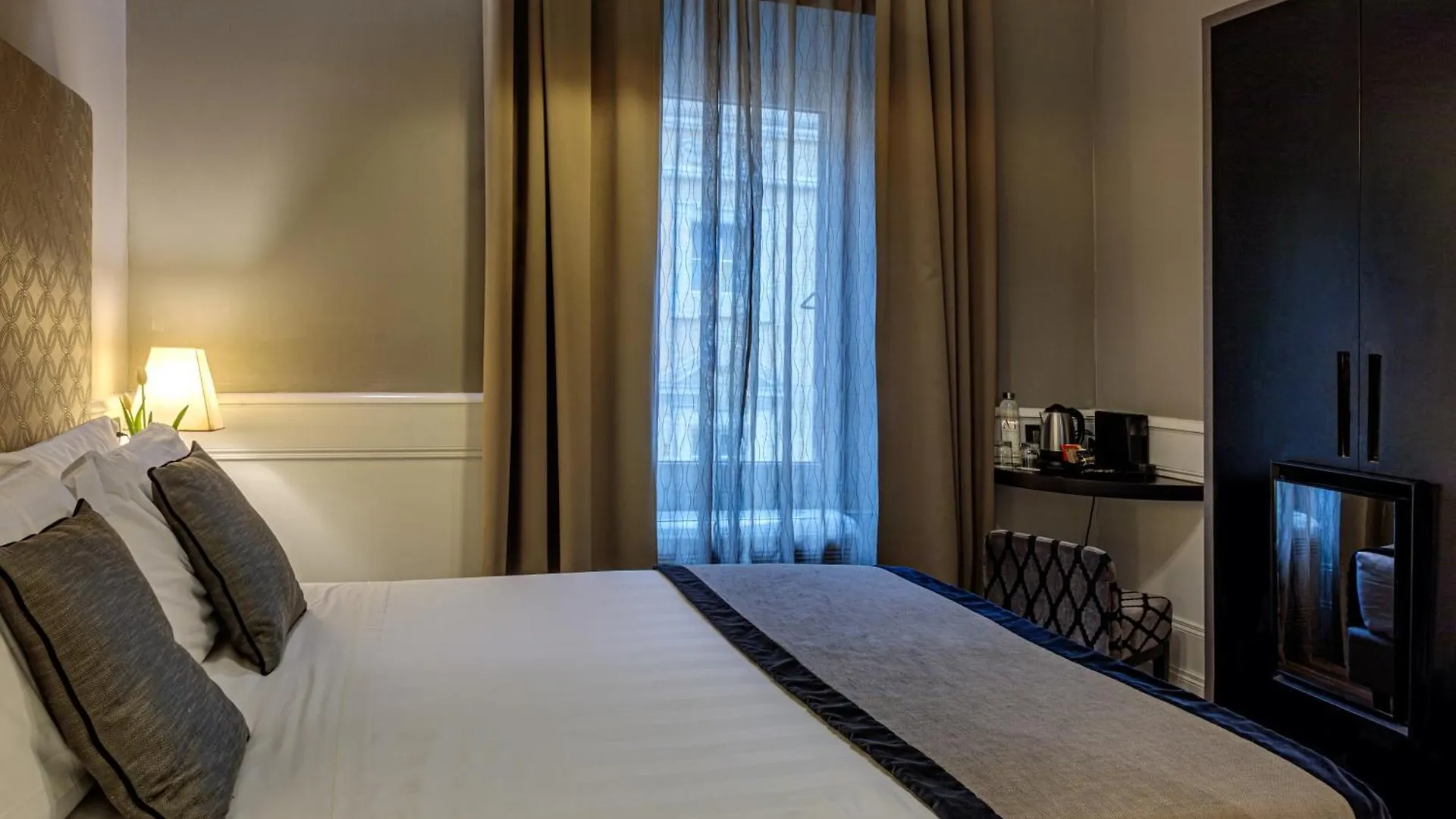 **** Guest house The Independent Suites Rome Italy